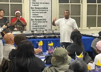 Avalon Gardens hosts night of thanks, emphasizing political engagement 